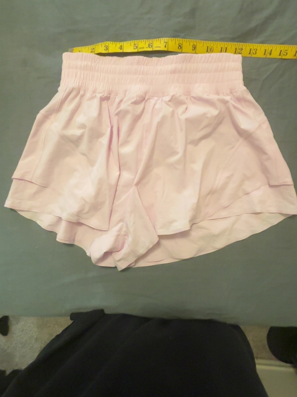 Lululemon shake it out Light Pink Women's Athletic Shorts - Elastic Waist